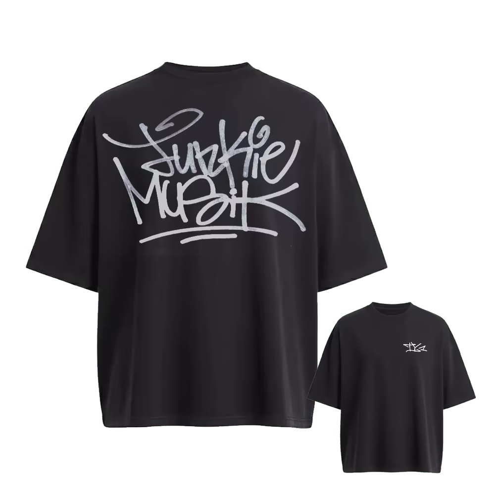 T-shirt nera di Junkie Musik: la scritta a graffito dietro, la sigla TY1 davanti