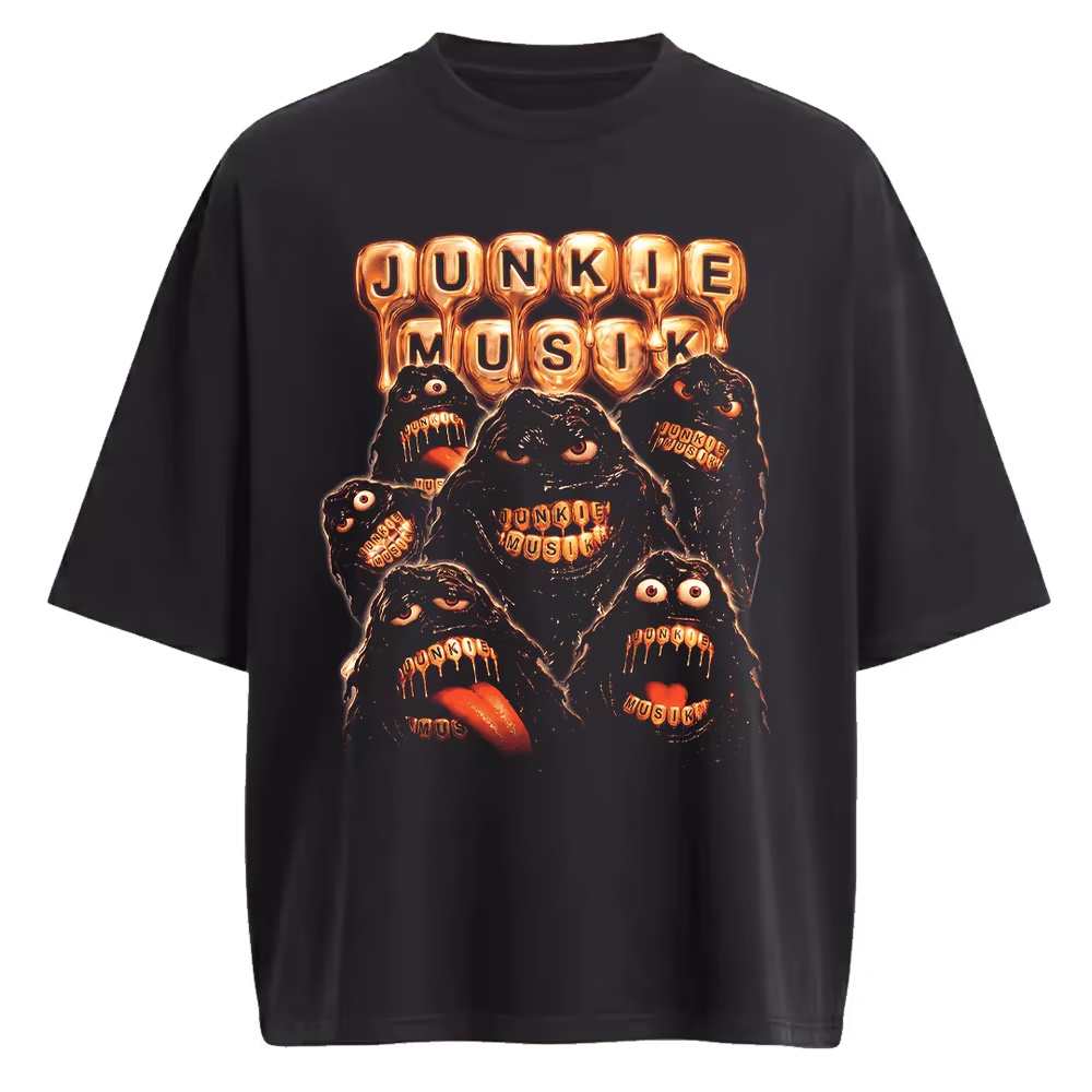T-shirt nera di Junkie Musik con i mostri